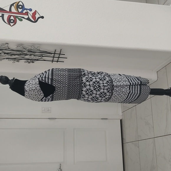 Tommy Bahama Tropical Terrazza Stretch Jersey Faux Wrap Dress M Black White - Picture 8 of 16